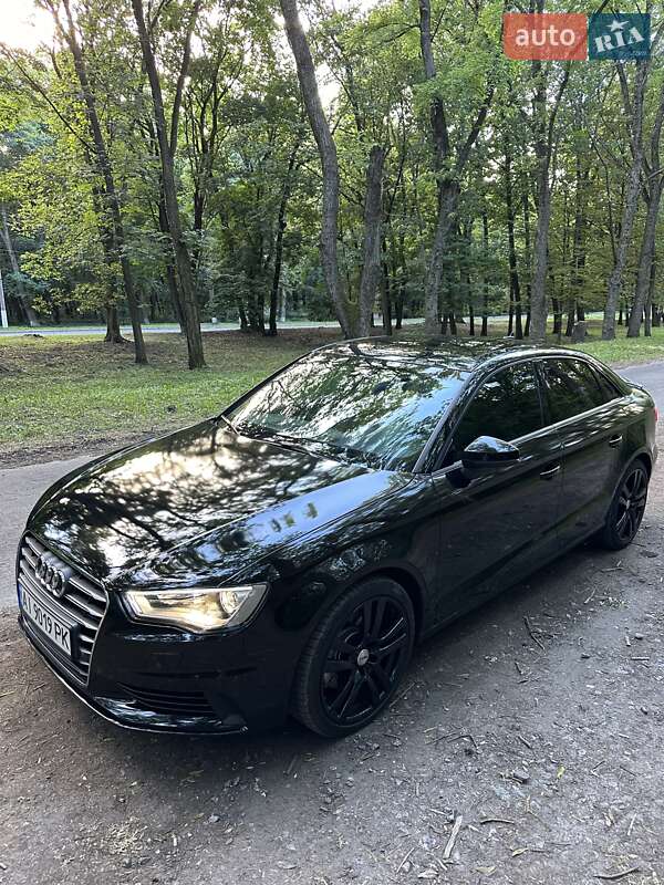 Седан Audi A3 2015 в Яготине