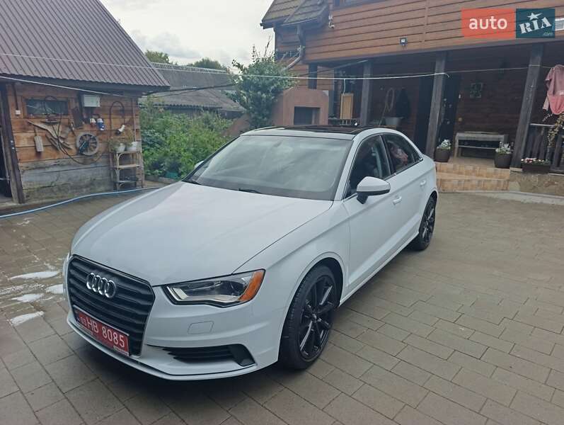 Седан Audi A3 2015 в Дубно