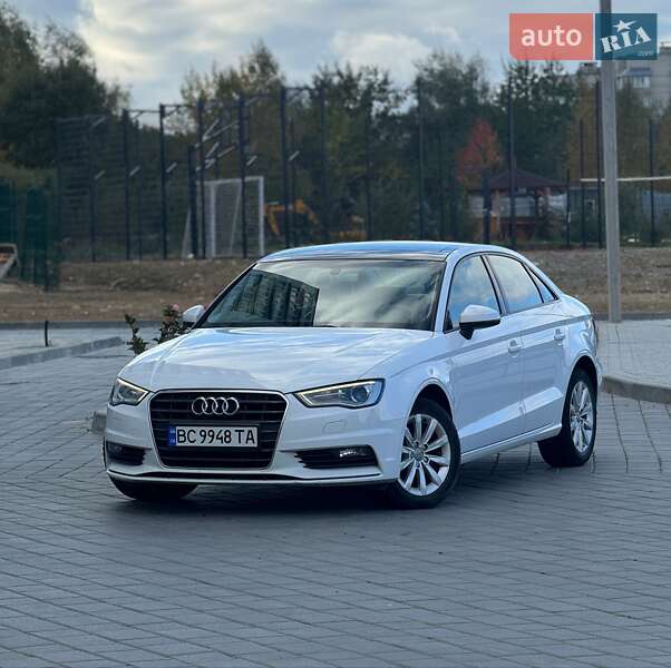Седан Audi A3 2015 в Трускавце