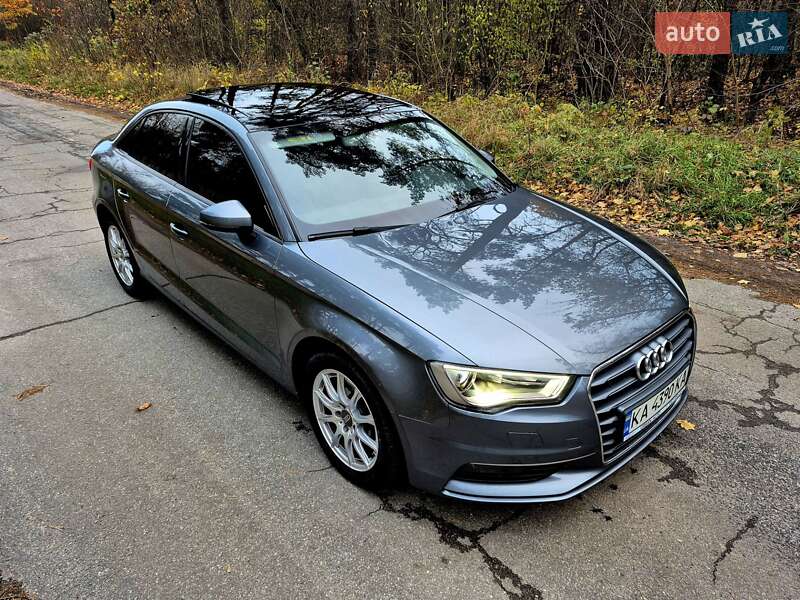 Седан Audi A3 2016 в Киеве