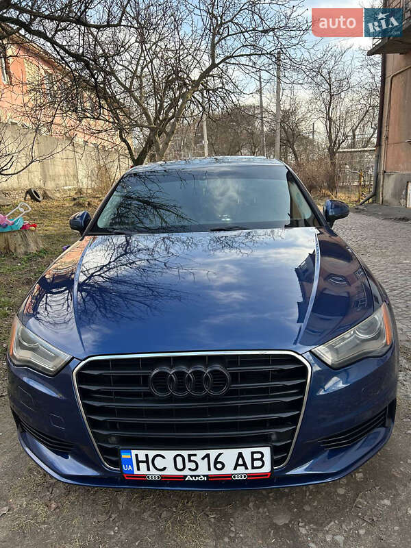 Седан Audi A3 2015 в Львові