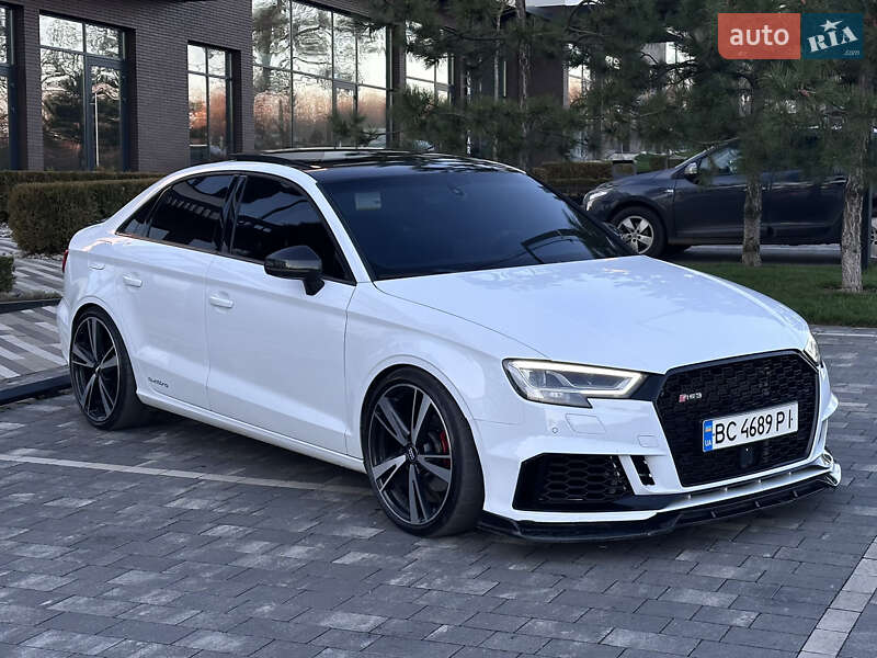 Седан Audi A3 2016 в Ужгороде
