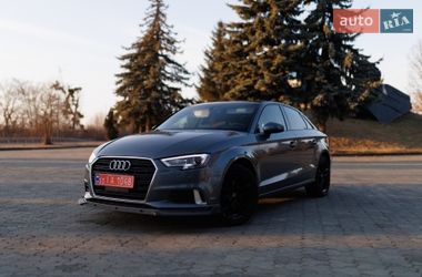 Седан Audi A3 2018 в Дубні