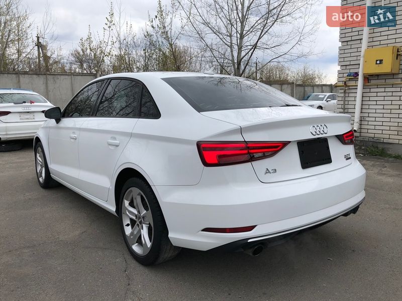 Седан Audi A3 2017 в Ірпені
