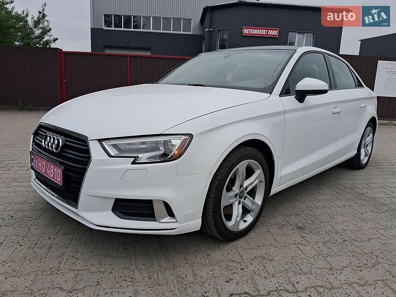 Седан Audi A3 2017 в Луцке