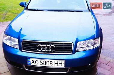 Седан Audi A4 2001 в Рахові