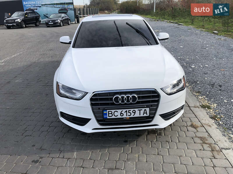 Седан Audi A4 2012 в Львове