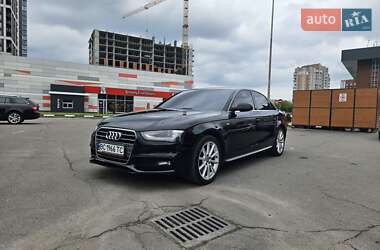 Седан Audi A4 2014 в Львове
