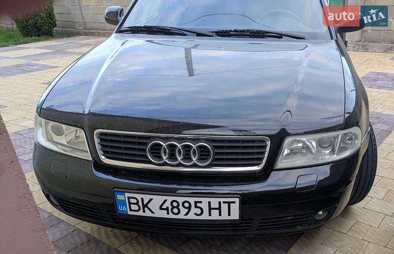 Универсал Audi A4 1999 в Сарнах