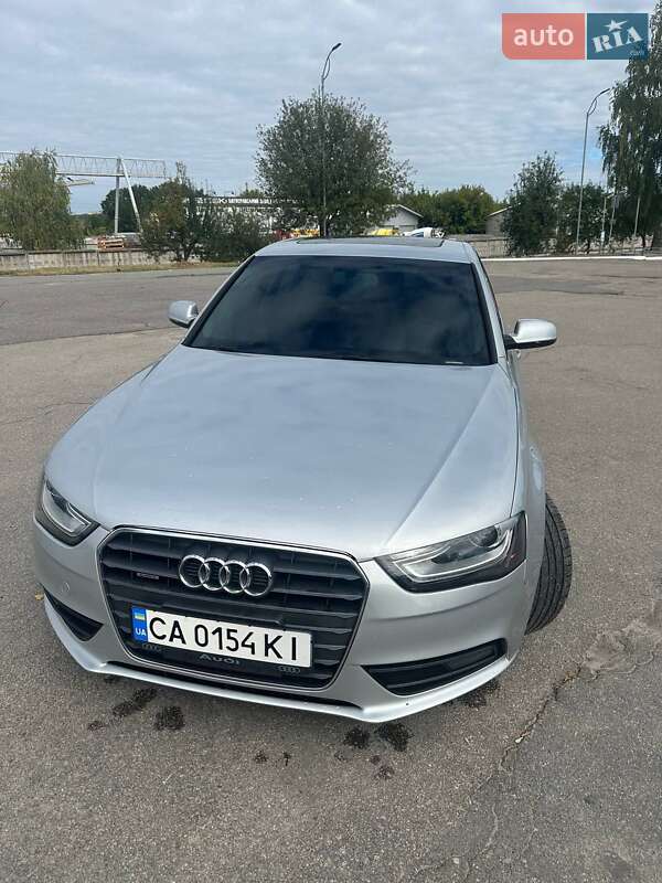Седан Audi A4 2013 в Богуславе