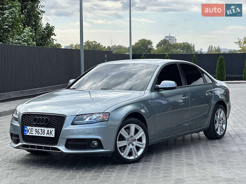 Седан Audi A4 2011 в Днепре