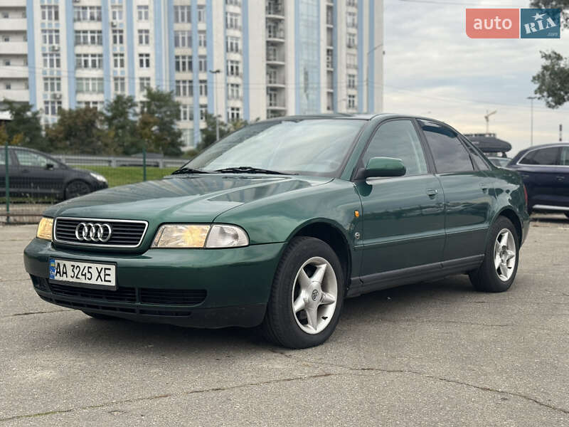 Седан Audi A4 1997 в Киеве