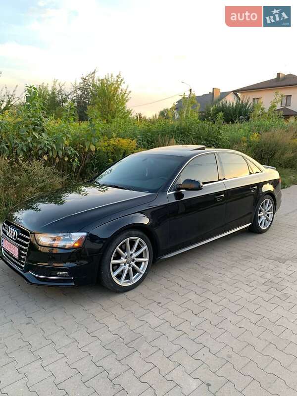 Седан Audi A4 2012 в Ровно