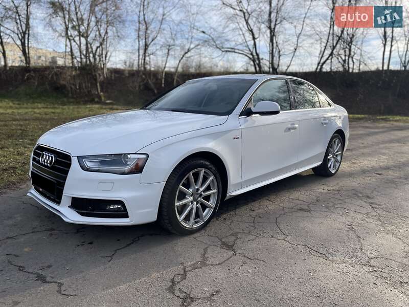 Седан Audi A4 2014 в Львове