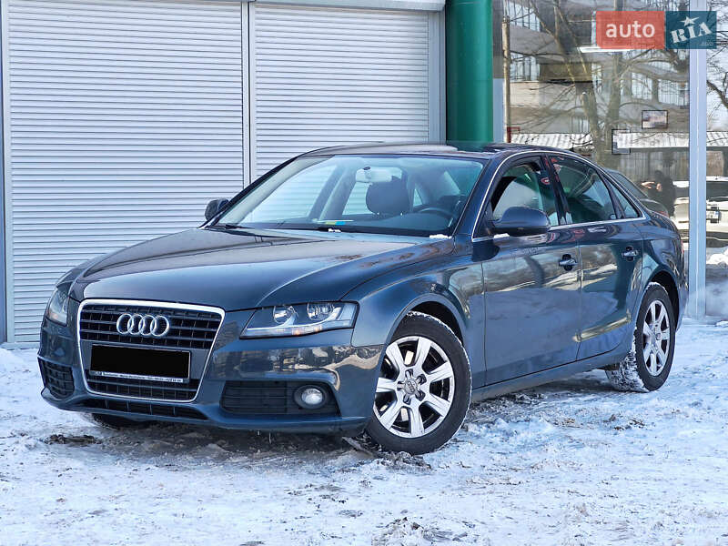 Седан Audi A4 2010 в Днепре
