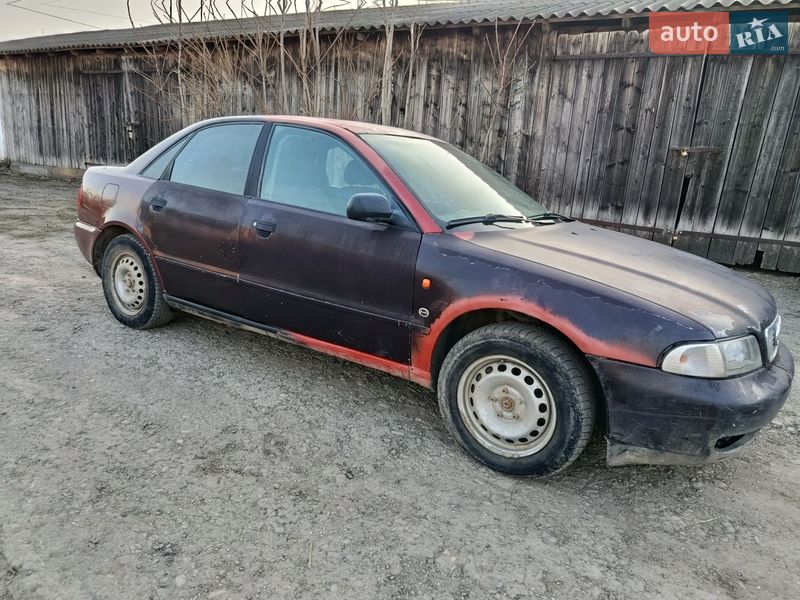 Седан Audi A4 1998 в Новоселице Седан Audi A4 1998 в Новоселице