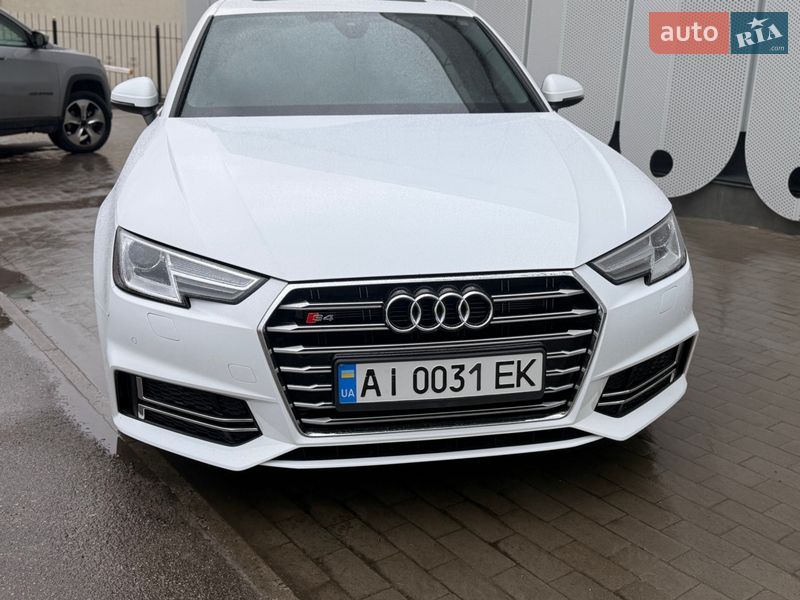 Седан Audi A4 2016 в Киеве