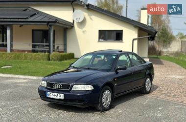 Седан Audi A4 1996 в Жовкві