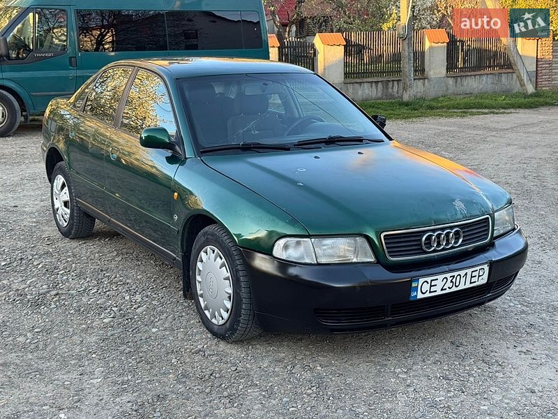 Седан Audi A4 1997 в Черновцах