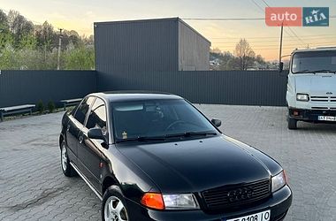 Седан Audi A4 1996 в Косові