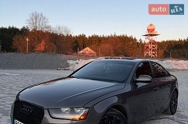 Седан Audi A4 2014 в Львове