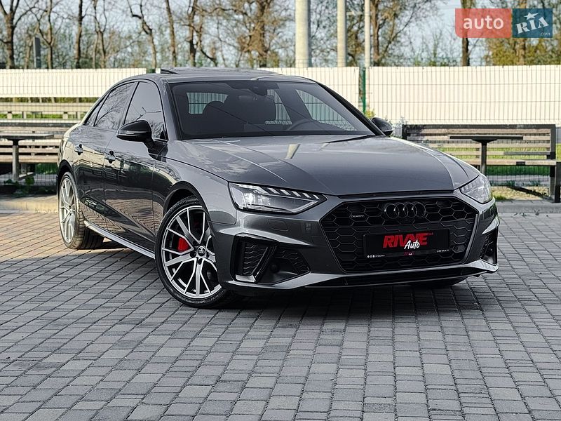 Седан Audi A4 2022 в Рівному