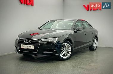 Седан Audi A4 2016 в Киеве