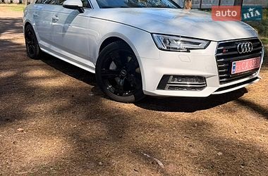 Седан Audi A4 2017 в Києві