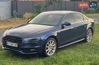 Седан Audi A4 2013 в Карловке