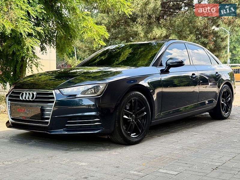 Седан Audi A4 2016 в Днепре
