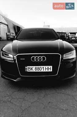 Седан Audi A8 2016 в Рівному