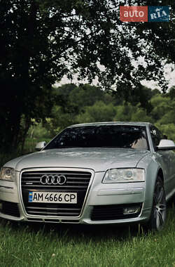 Седан Audi A8 2009 в Звягеле