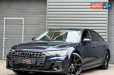Седан Audi A8 2022 в Киеве
