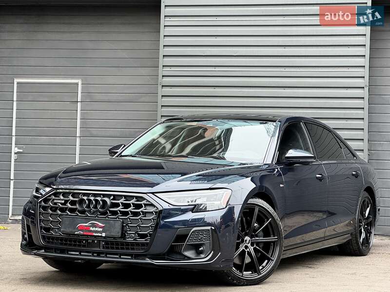 Седан Audi A8 2022 в Киеве