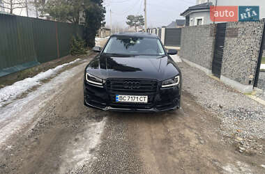 Седан Audi A8 2015 в Львові