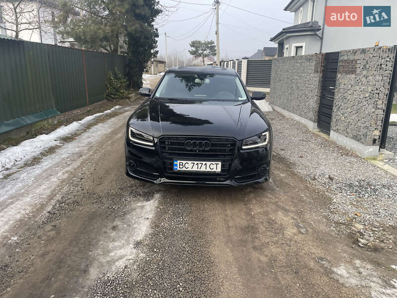 Седан Audi A8 2015 в Львове