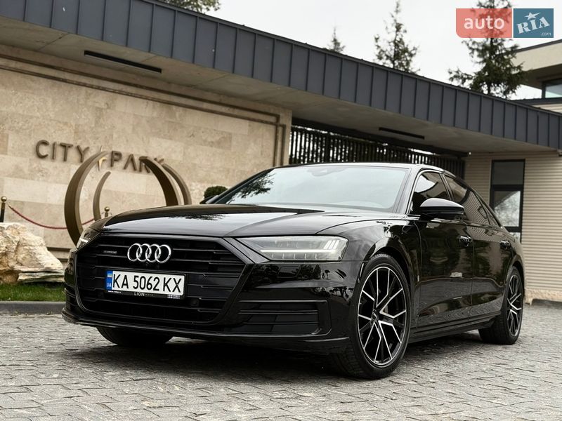Седан Audi A8 2021 в Львове