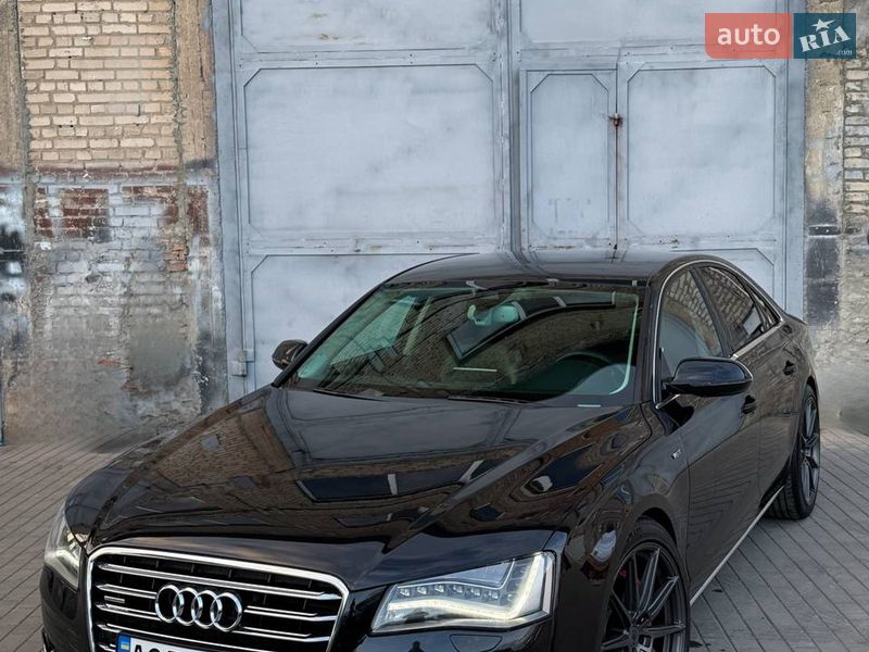 Седан Audi A8 2010 в Луцке