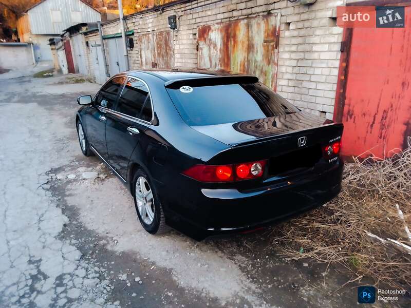 Седан Honda Accord 2004 в Днепре Седан Honda Accord 2004 в Днепре