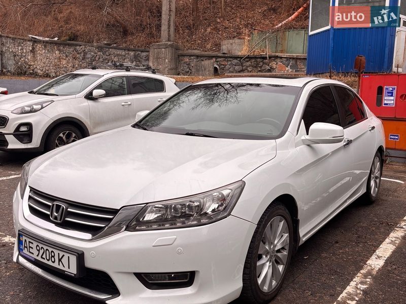 Седан Honda Accord 2013 в Києві
