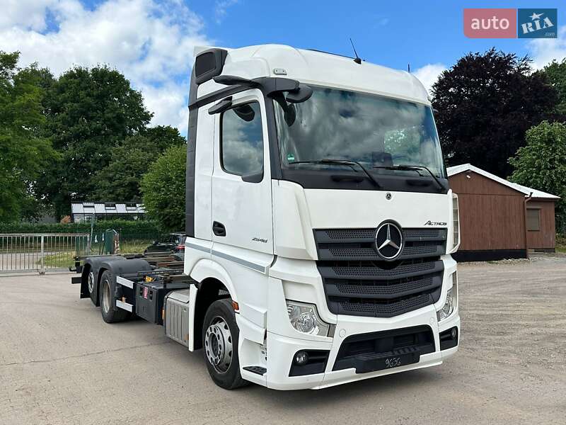 Контейнеровоз Mercedes-Benz Actros 2021 в Чернівцях Контейнеровоз Mercedes-Benz Actros 2021 в Чернівцях