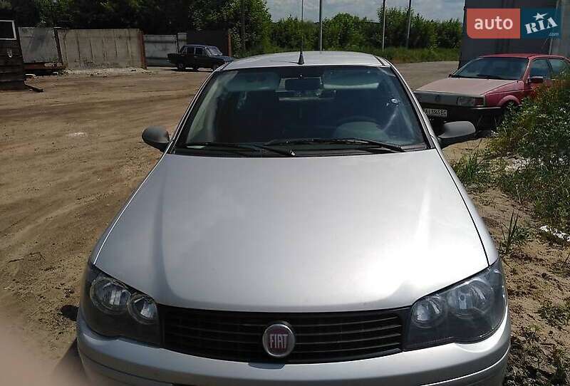 Седан Fiat Albea 2010 в Вишневом Седан Fiat Albea 2010 в Вишневом