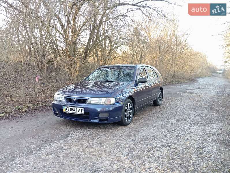 Седан Nissan Almera 1998 в Дубно