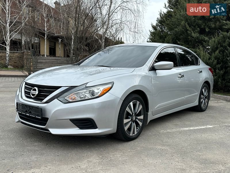 Седан Nissan Altima 2017 в Харкові