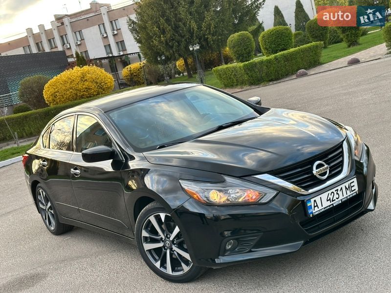 Седан Nissan Altima 2016 в Києві