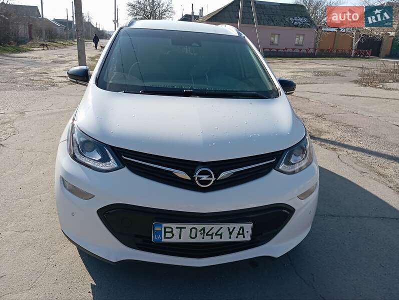 Хэтчбек Opel Ampera-e 2018 в Херсоне Хэтчбек Opel Ampera-e 2018 в Херсоне
