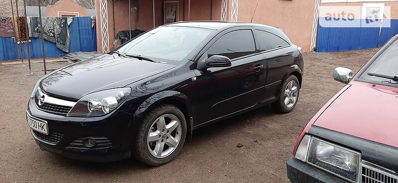 Купе Opel Astra 2008 в Вознесенске