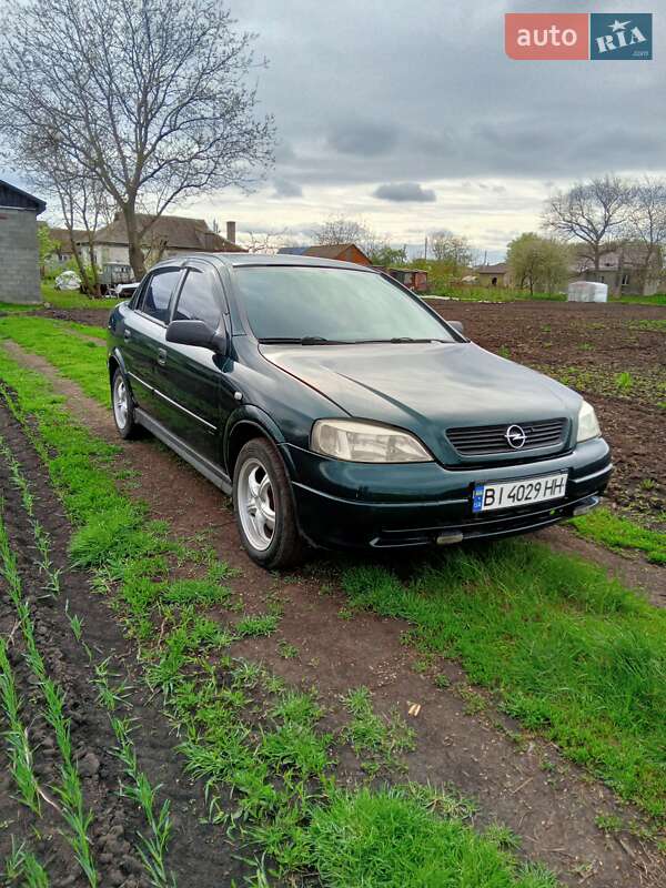 Седан Opel Astra 2000 в Глобине