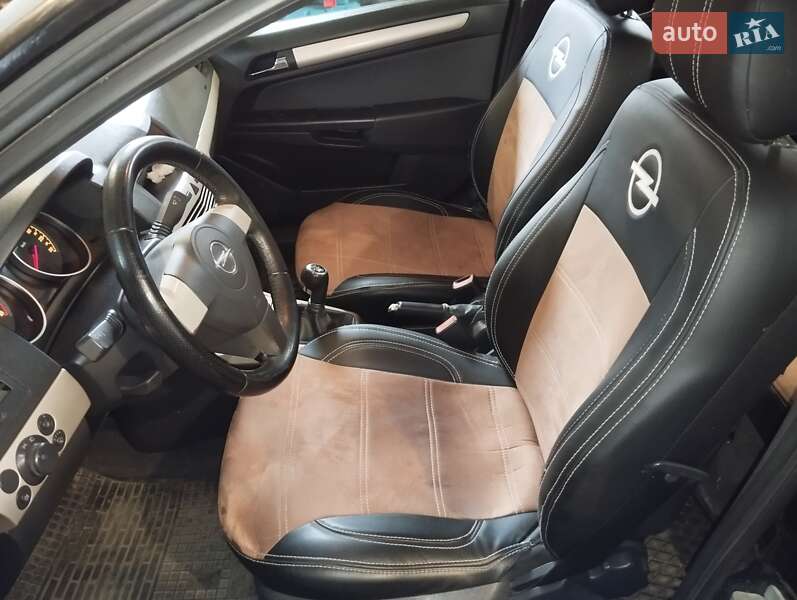 Универсал Opel Astra 2007 в Луцке
