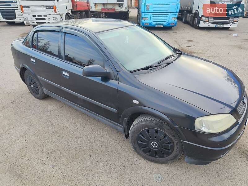 Седан Opel Astra 2008 в Кривом Роге